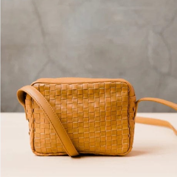 NWT Able Woven Tan Bag - Picture 2 of 4